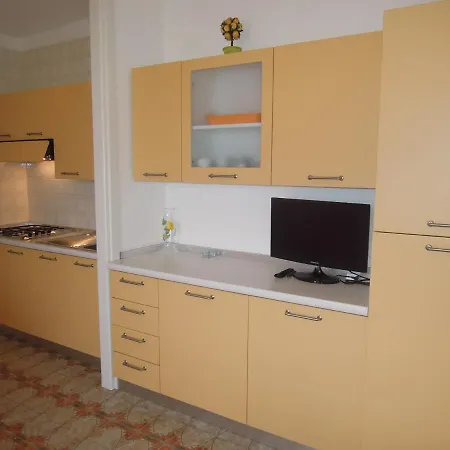 Apartment Flat With Terrace Near The - Beahost